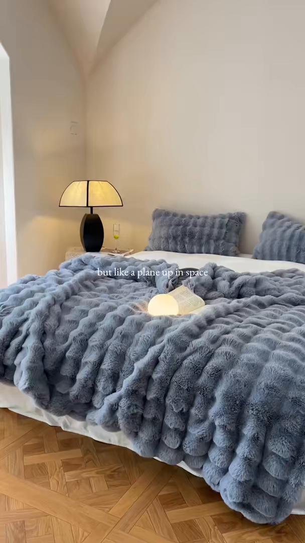 91家纺网 家纺一手货源 找家纺 小叮当家纺仓储工厂店 2025新款高克重大牛奶绒被套毯毛毯盖毯毯子 灰蓝