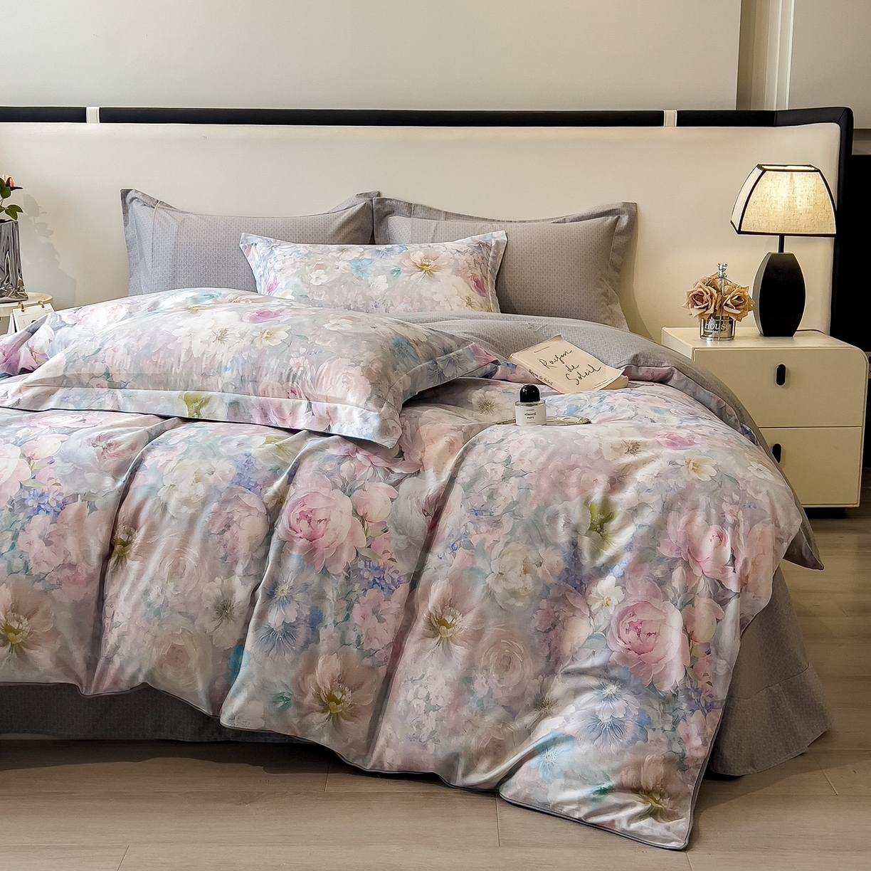 91家纺网 家纺一手货源 找家纺 芃成家纺 2025新款A类加厚天丝棉磨毛花卉四件套 幸福繁花-灰