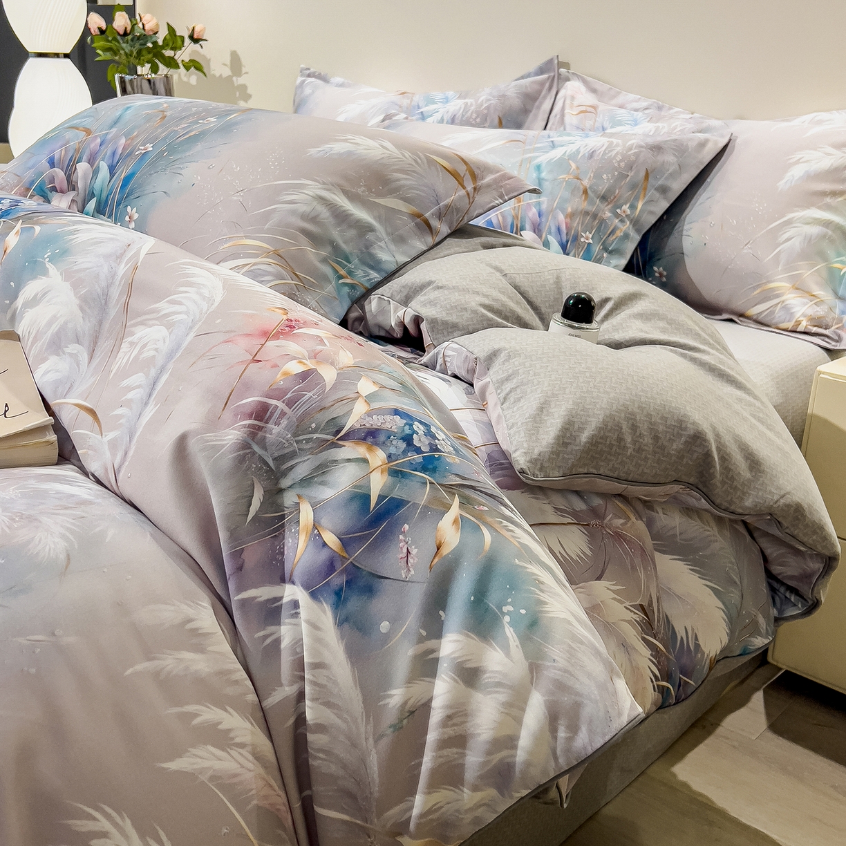 91家纺网 家纺一手货源 找家纺 芃成家纺 2025新款A类加厚天丝棉磨毛花卉四件套 落英缤纷