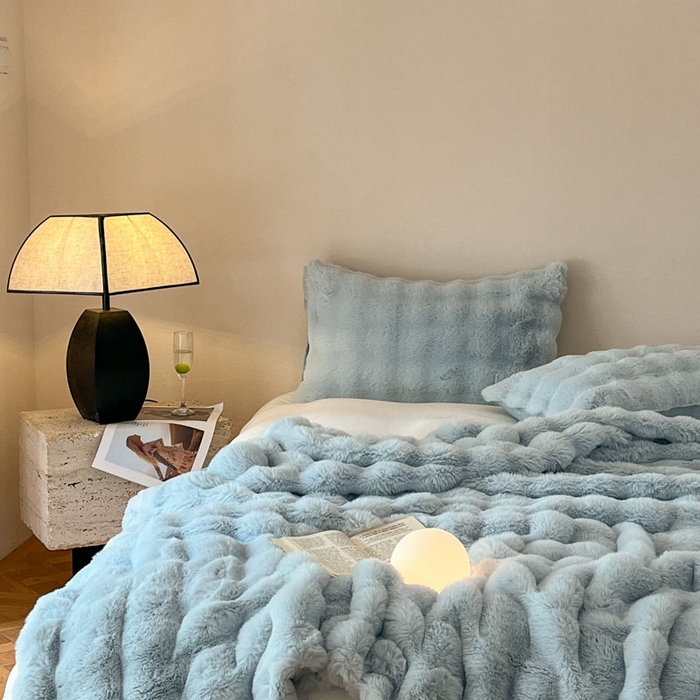 91家纺网 家纺一手货源 找家纺 小叮当家纺仓储工厂店 2025新款高克重大牛奶绒被套毯毛毯盖毯毯子 海蓝