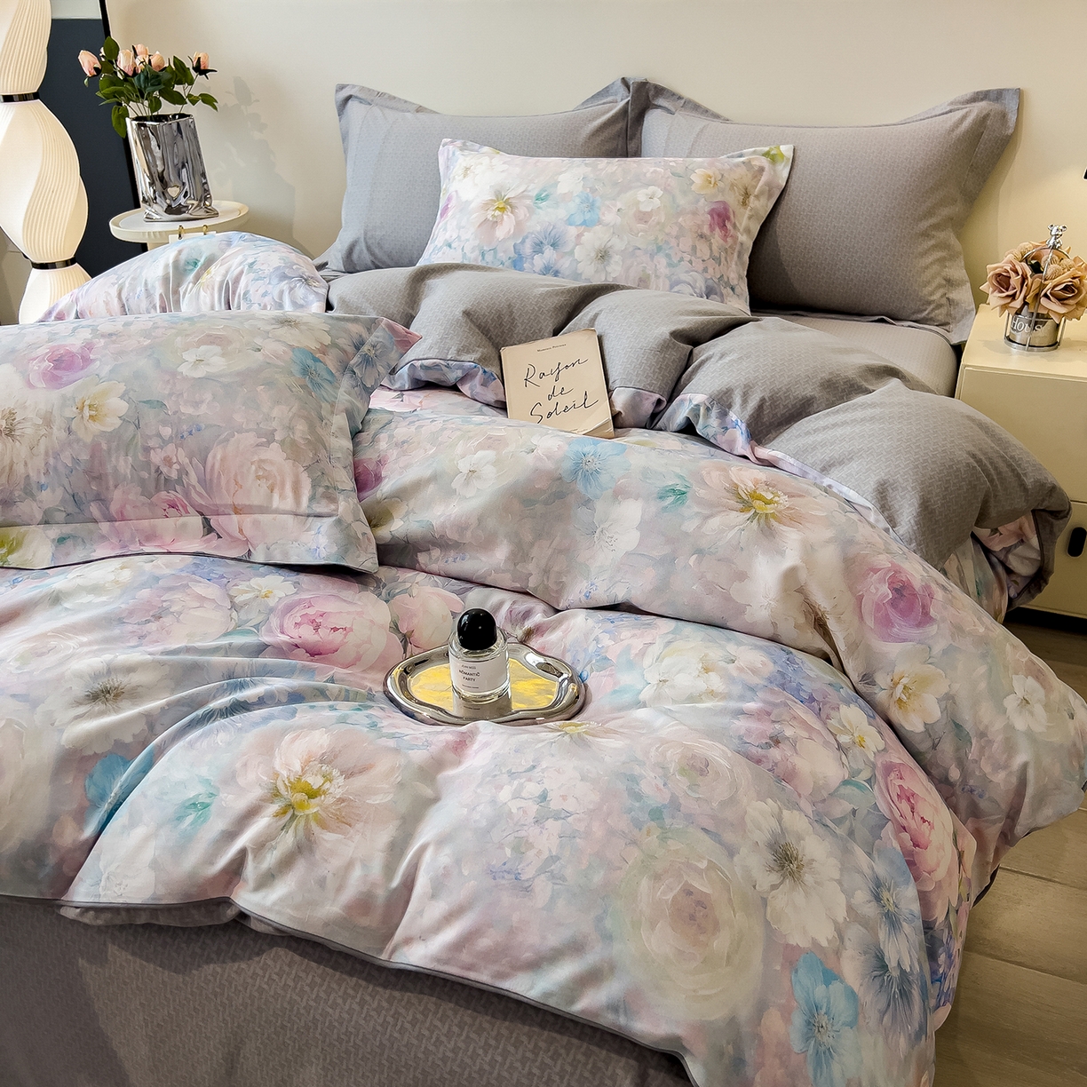 91家纺网 家纺一手货源 找家纺 芃成家纺 2025新款A类加厚天丝棉磨毛花卉四件套 幸福繁花-灰