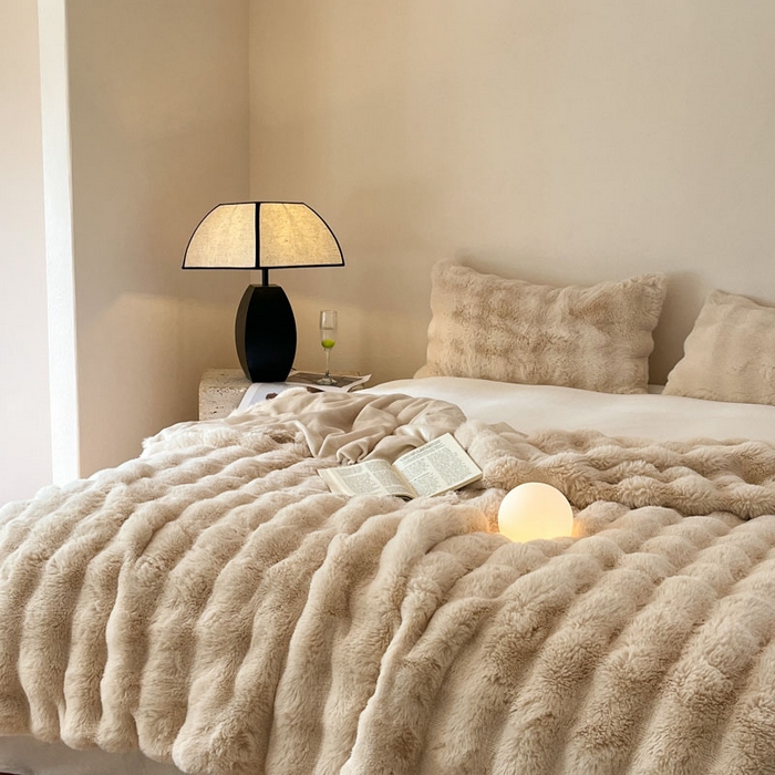 91家纺网 家纺一手货源 找家纺 小叮当家纺仓储工厂店 2025新款高克重大牛奶绒被套毯毛毯盖毯毯子 米杏