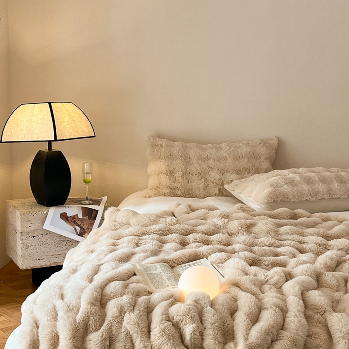 91家纺网 家纺一手货源 找家纺 小叮当家纺仓储工厂店 2025新款高克重大牛奶绒被套毯毛毯盖毯毯子 米杏