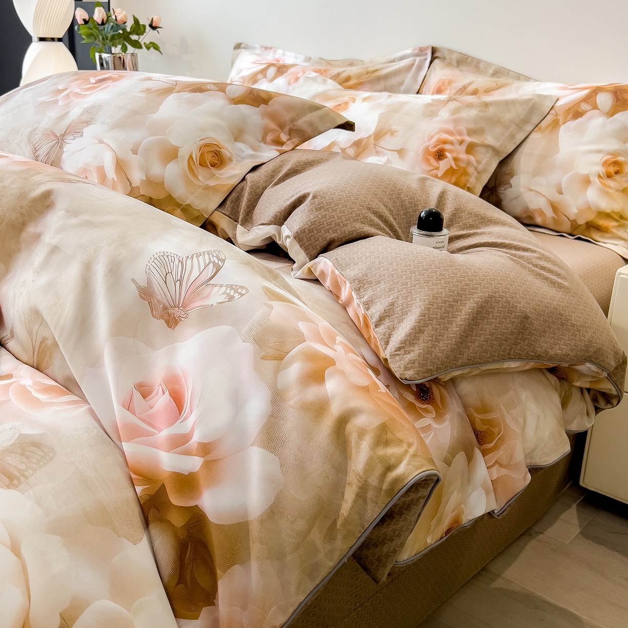 91家纺网 家纺一手货源 找家纺 芃成家纺 2025新款A类加厚天丝棉磨毛花卉四件套 凤栖瑰丽