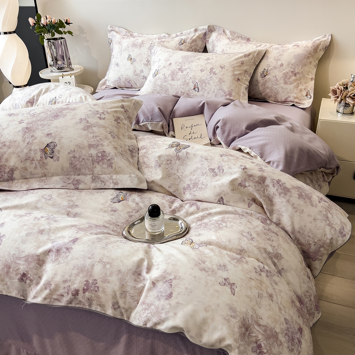 91家纺网 家纺一手货源 找家纺 芃成家纺 2025新款A类加厚天丝棉磨毛花卉四件套 蝶舞飞扬-紫