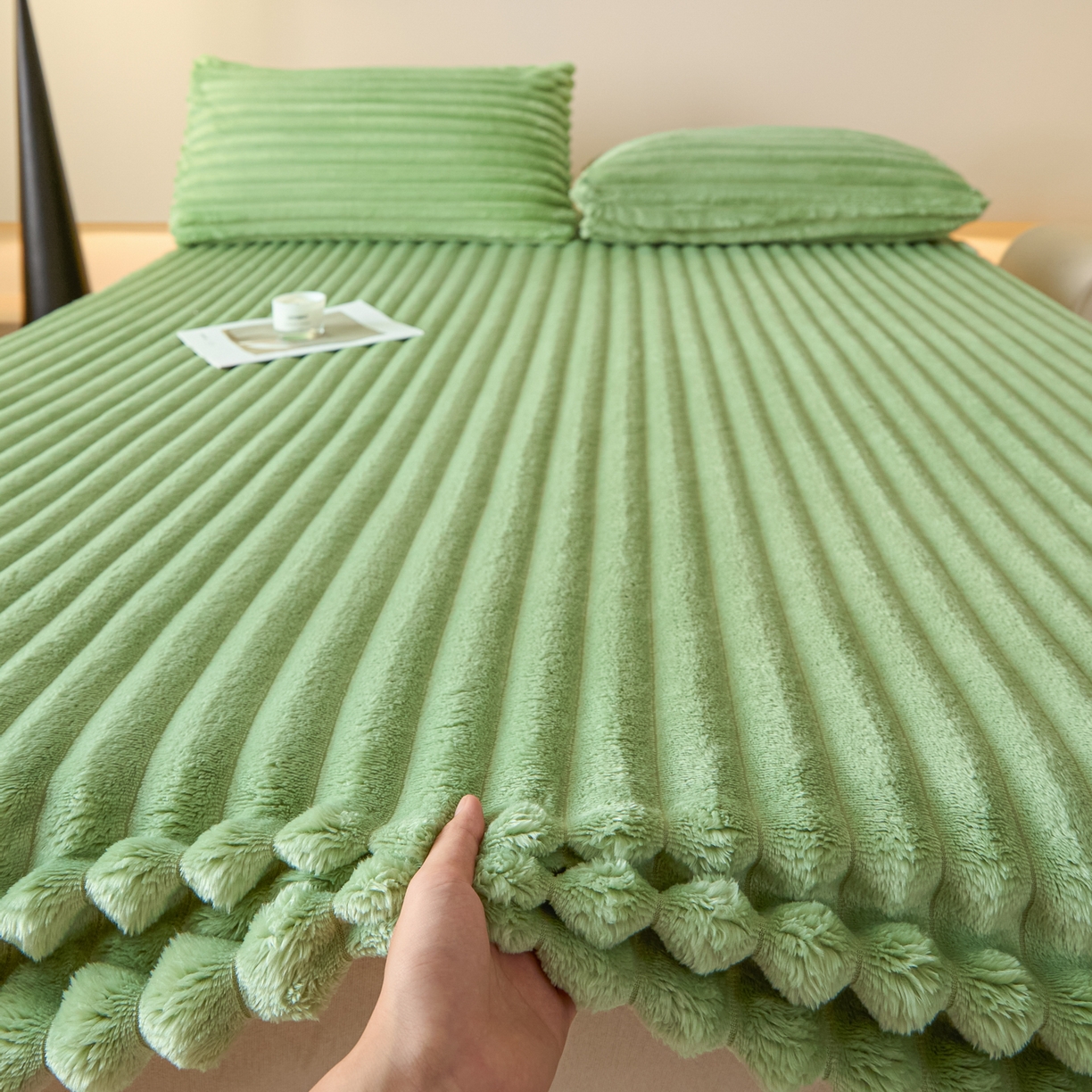 91家纺网 家纺一手货源 找家纺 小叮当家纺仓储工厂店 2025新款兔毛绒大抽条单床笠系列床笠单件（跨境可供） 抽条-床笠果绿