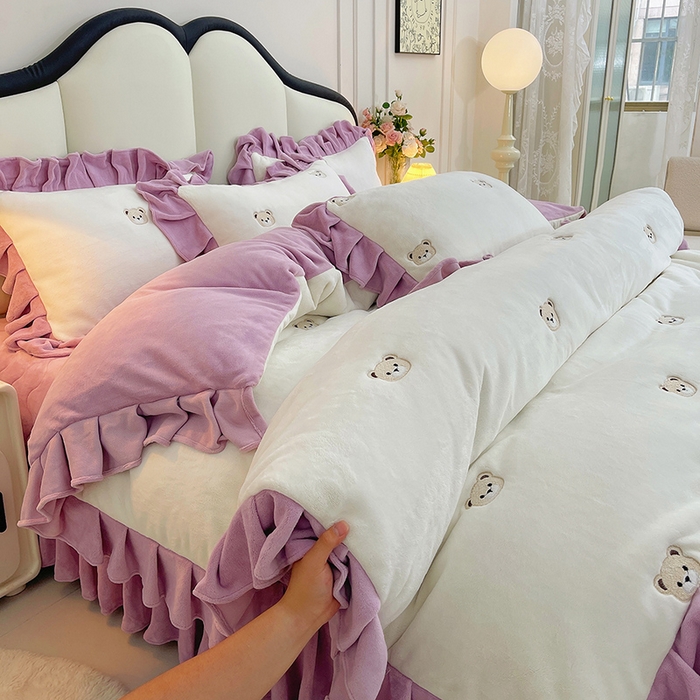 91家纺网 家纺一手货源 找家纺 （总）茉保家纺 2025新款高克重9.5斤婴儿绒牛奶绒绣花夹棉床盖四件套