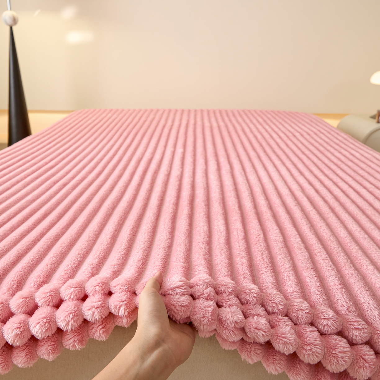 91家纺网 家纺一手货源 找家纺 小叮当家纺仓储工厂店 2025新款兔毛绒大抽条单床笠系列床笠单件（跨境可供） 抽条-床笠浅粉