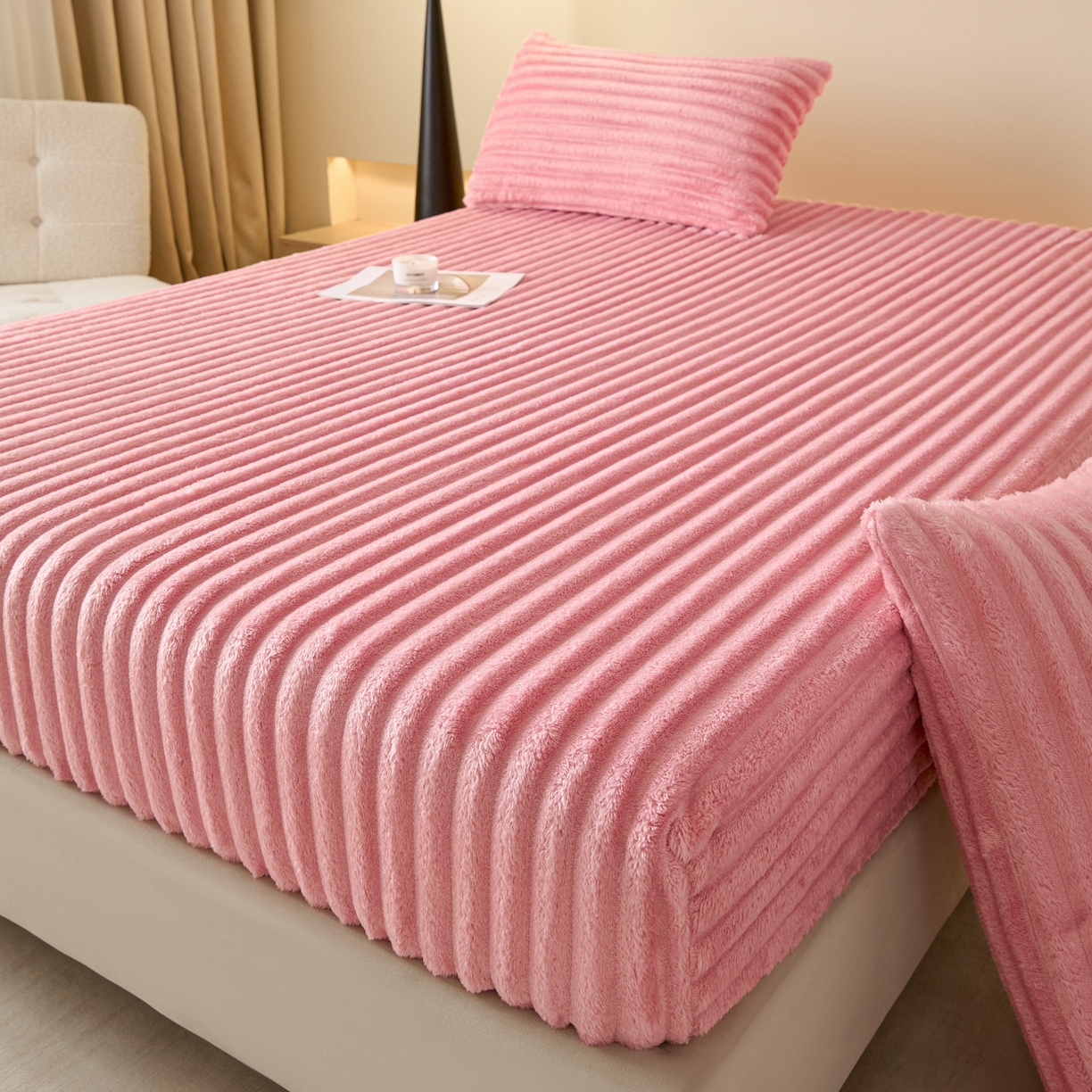 91家纺网 家纺一手货源 找家纺 小叮当家纺仓储工厂店 2025新款兔毛绒大抽条单床笠系列床笠单件（跨境可供） 抽条-床笠浅粉