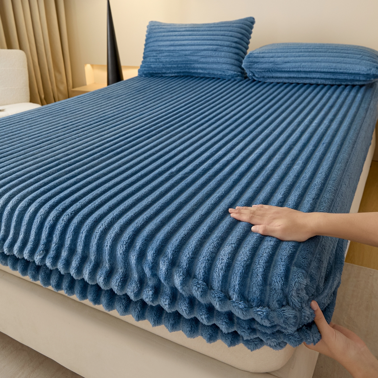 91家纺网 家纺一手货源 找家纺 小叮当家纺仓储工厂店 2025新款兔毛绒大抽条单床笠系列床笠单件（跨境可供） 抽条-床笠孔雀蓝