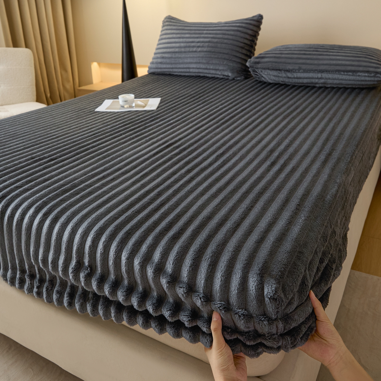 91家纺网 家纺一手货源 找家纺 小叮当家纺仓储工厂店 2025新款兔毛绒大抽条单床笠系列床笠单件（跨境可供） 抽条-床笠深灰