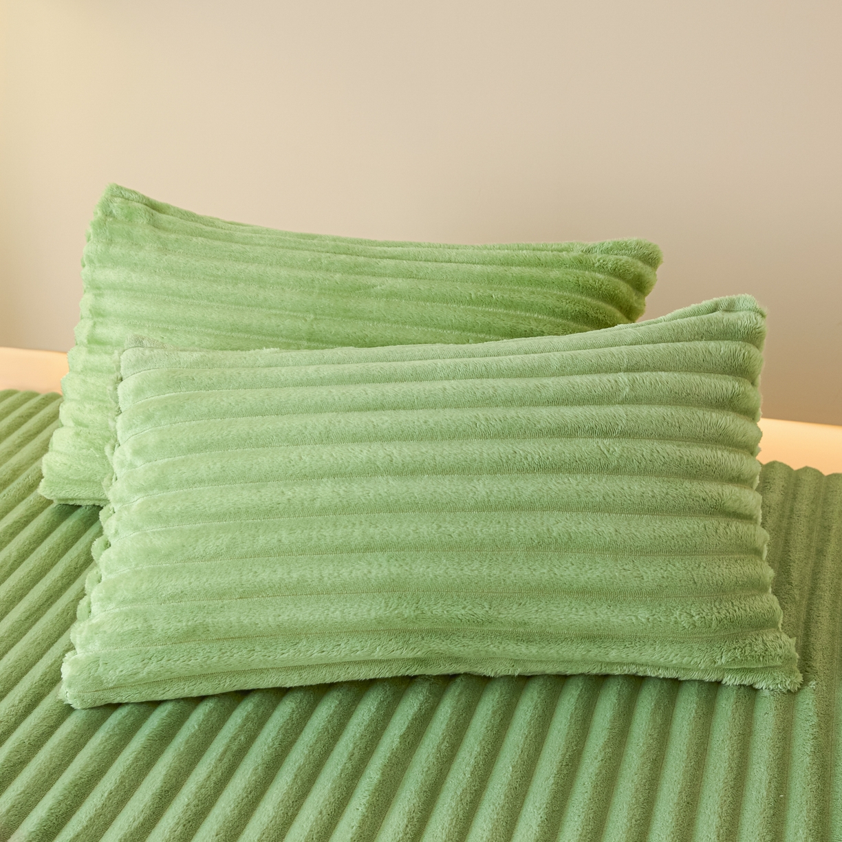 91家纺网 家纺一手货源 找家纺 小叮当家纺仓储工厂店 2025新款兔毛绒大抽条单床笠系列床笠单件（跨境可供） 抽条-床笠果绿