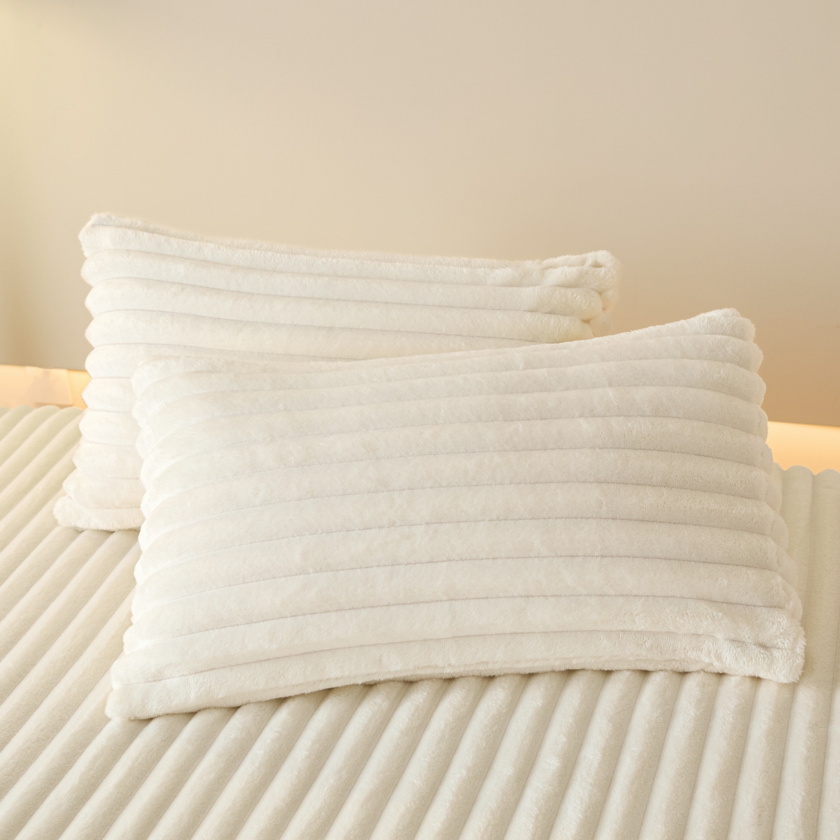 91家纺网 家纺一手货源 找家纺 小叮当家纺仓储工厂店 2025新款兔毛绒大抽条单床笠系列床笠单件（跨境可供） 抽条-床笠米白