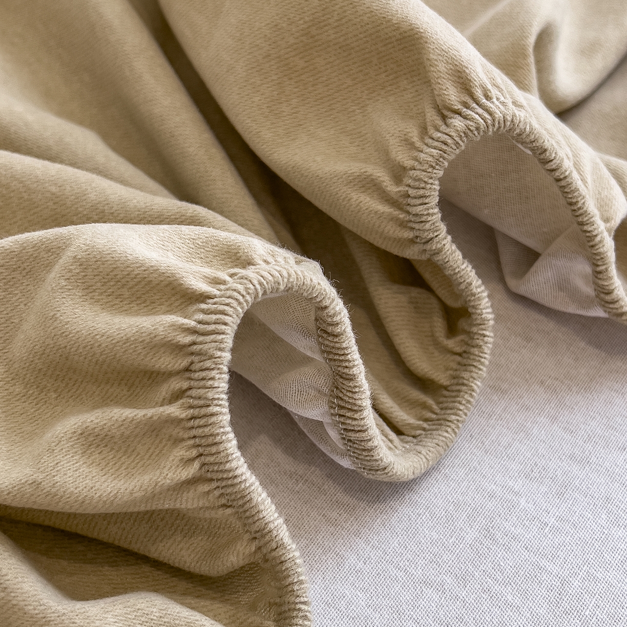 91家纺网 家纺一手货源 找家纺 芃成家纺 2025新款原棉生态磨毛单床笠 奶茶咖