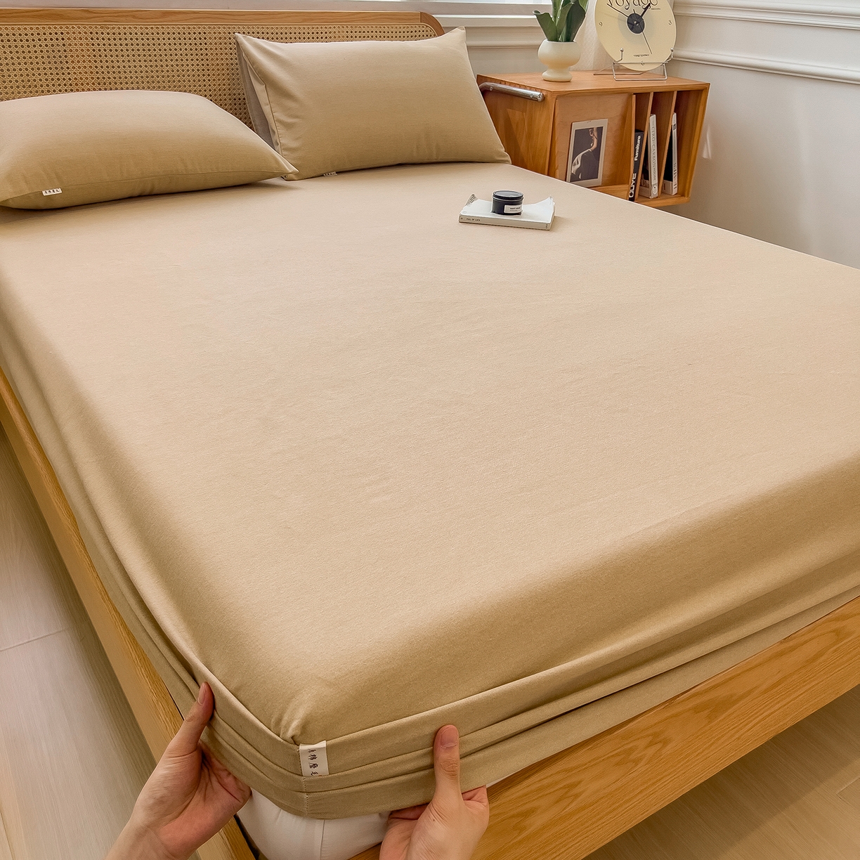 91家纺网 家纺一手货源 找家纺 芃成家纺 2025新款原棉生态磨毛单床笠 香槟金