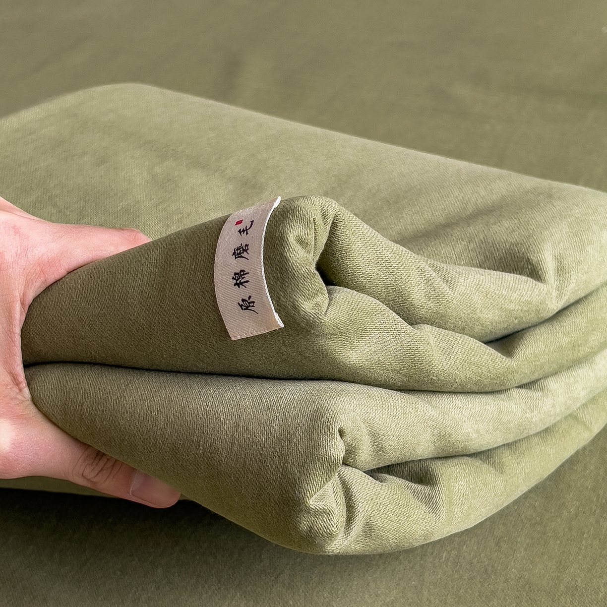 91家纺网 家纺一手货源 找家纺 芃成家纺 2025新款原棉生态磨毛单床笠 松针绿