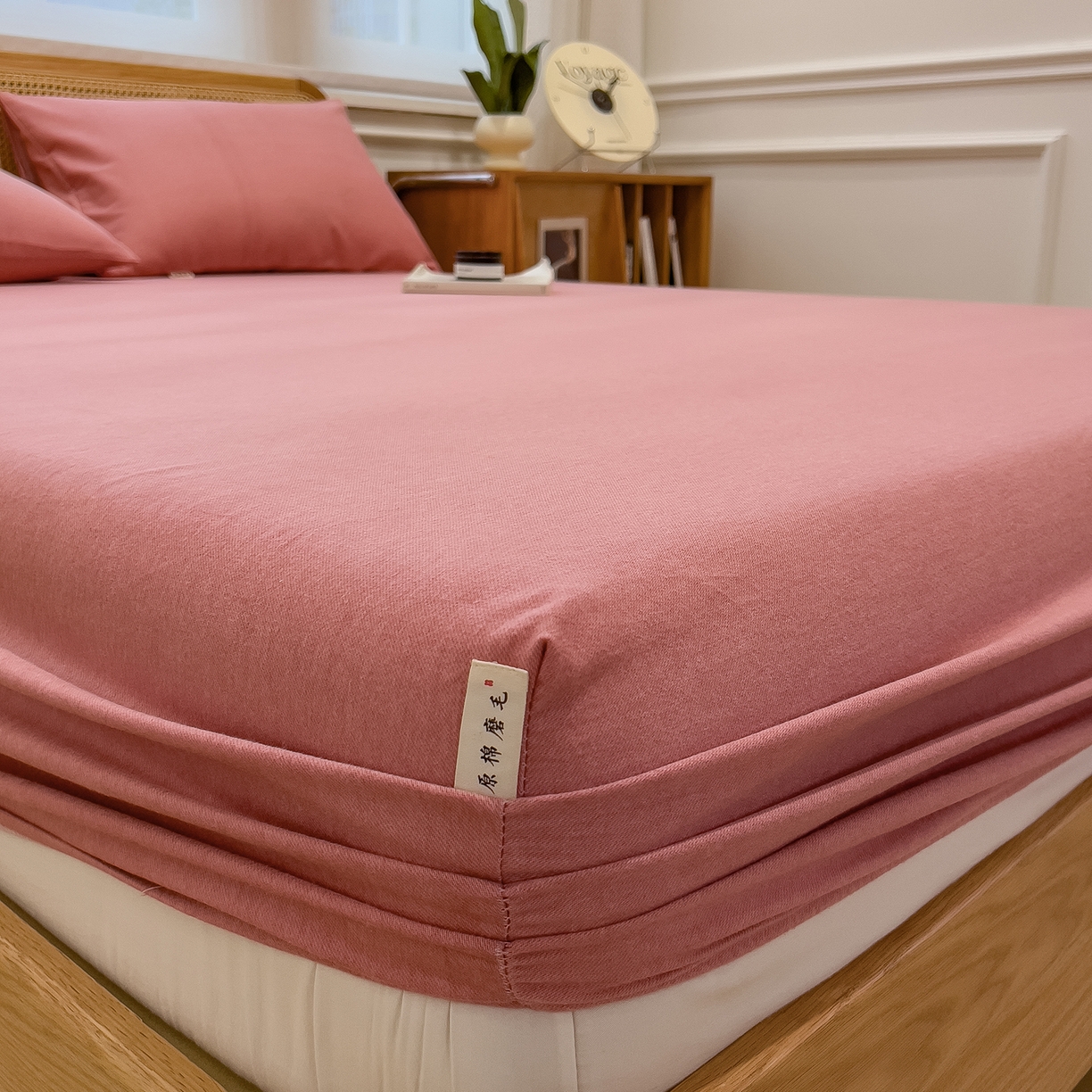 91家纺网 家纺一手货源 找家纺 芃成家纺 2025新款原棉生态磨毛单床笠 珊瑚粉