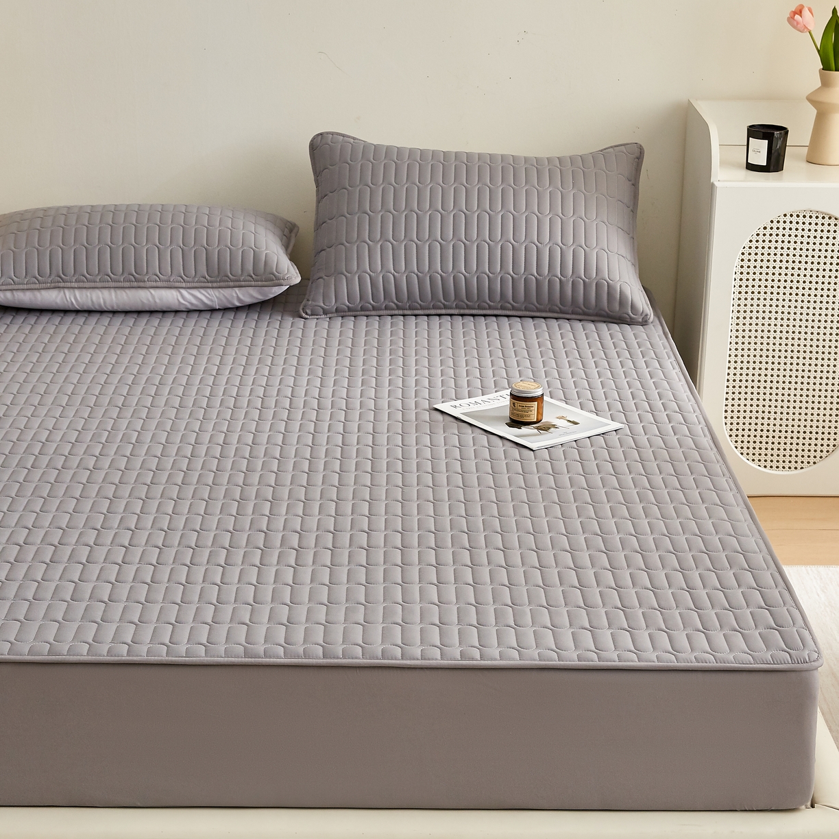 91家纺网 家纺一手货源 找家纺 （总）蕾诺家纺 2025新款 菱格水洗棉亲肤棉夹棉床笠