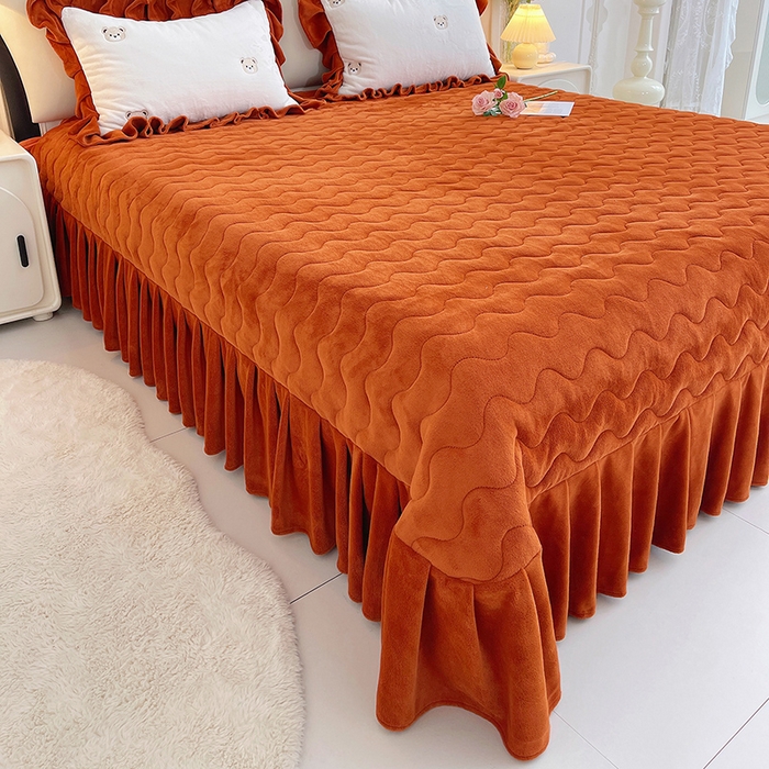 91家纺网 家纺一手货源 找家纺 茉保家纺 2025新款高克重9.5斤婴儿绒牛奶绒绣花夹棉床盖四件套 小熊-白拼橙