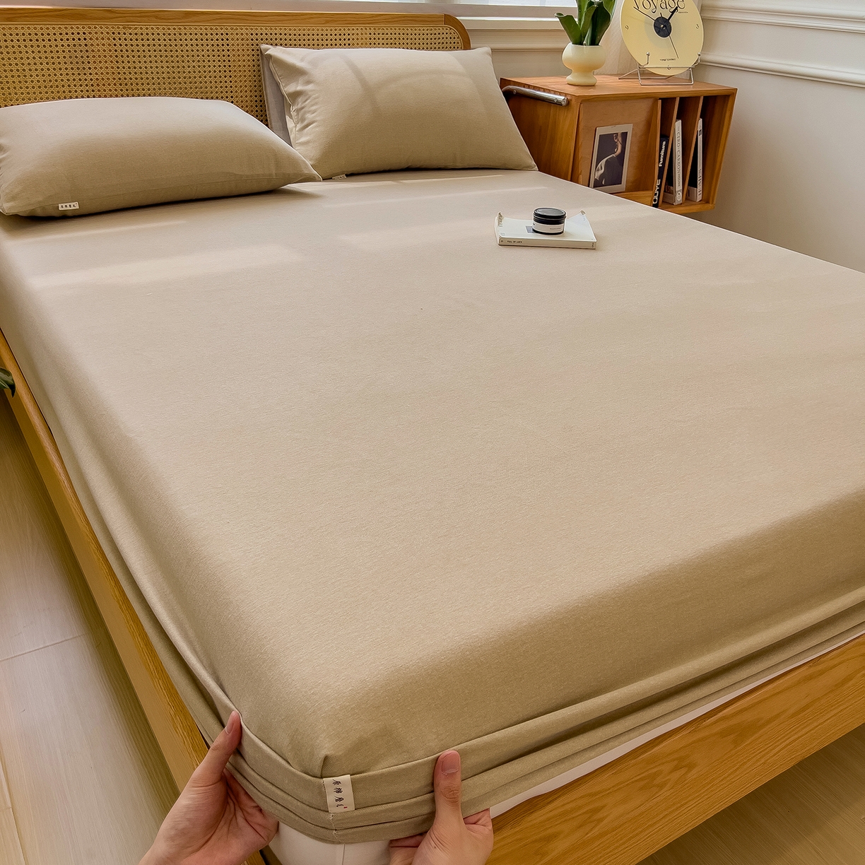 91家纺网 家纺一手货源 找家纺 芃成家纺 2025新款原棉生态磨毛单床笠 奶茶咖