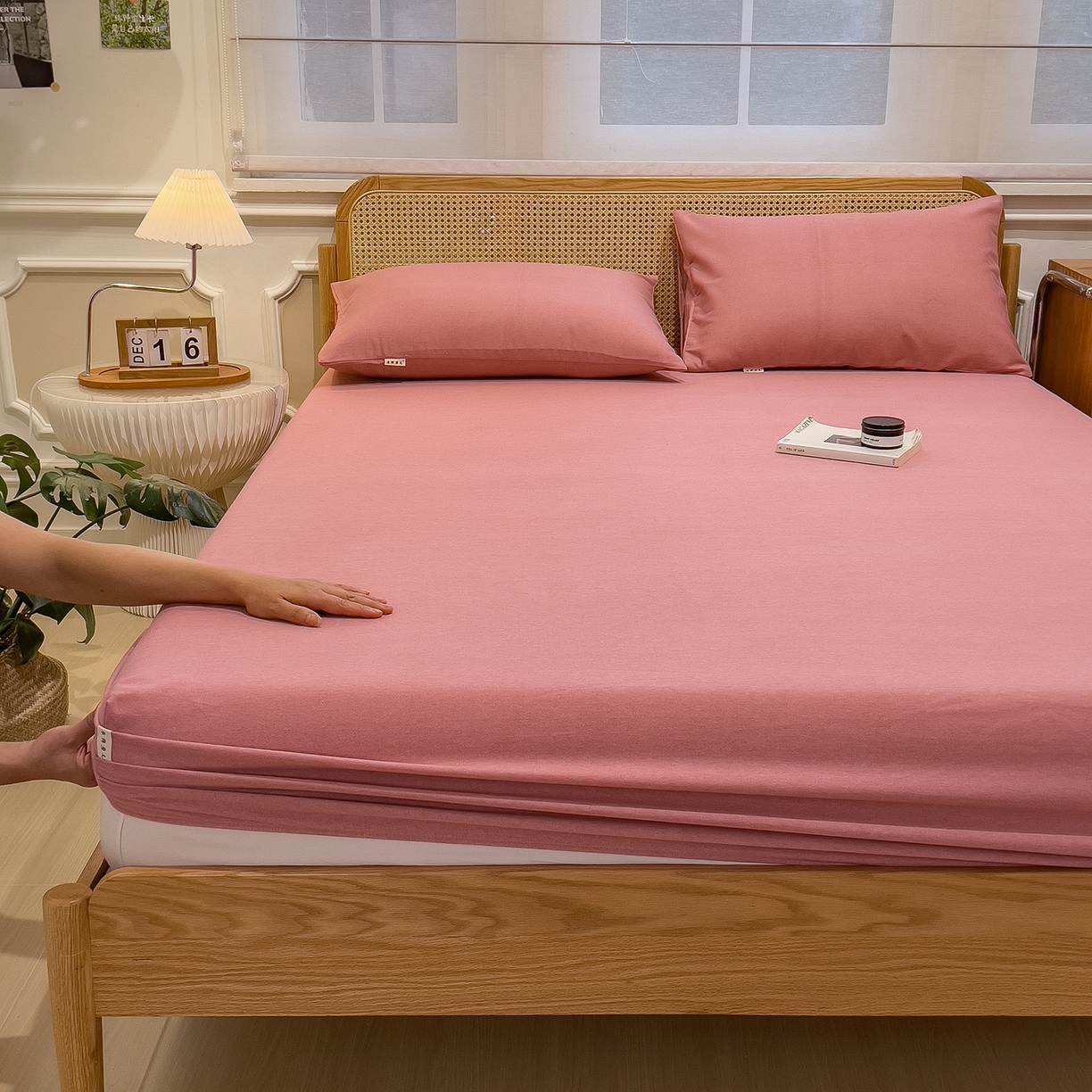 91家纺网 家纺一手货源 找家纺 芃成家纺 2025新款原棉生态磨毛单床笠 珊瑚粉