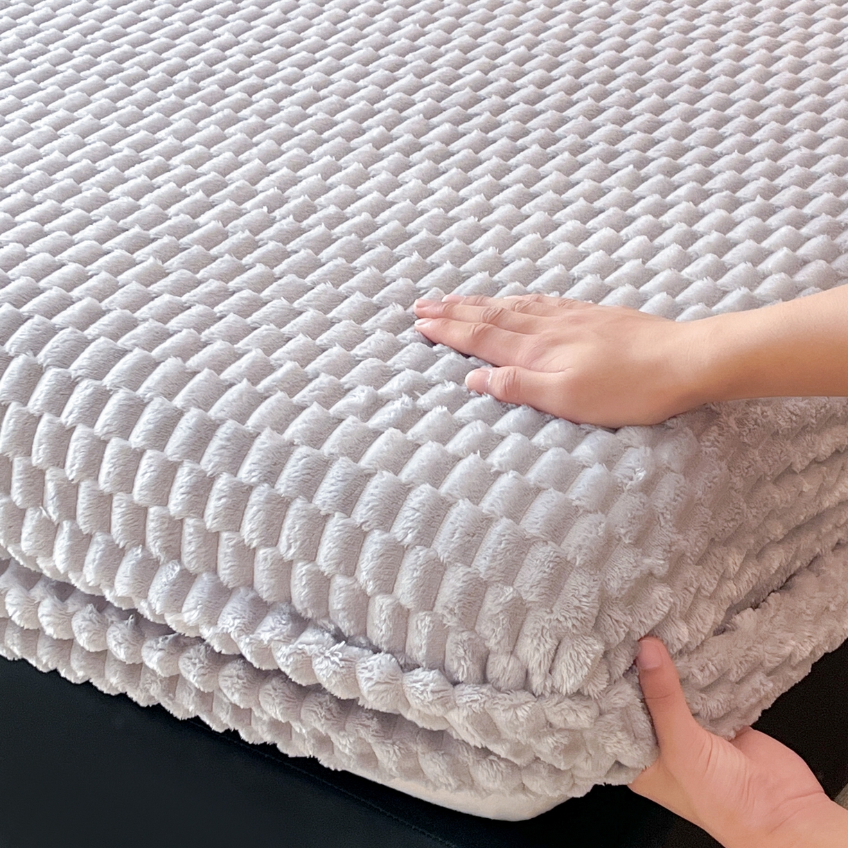 91家纺网 家纺一手货源 找家纺 小叮当家纺仓储工厂店 2025新款豆豆绒纯色单床笠系列床笠单件（跨境可供） 豆豆绒-床笠浅灰