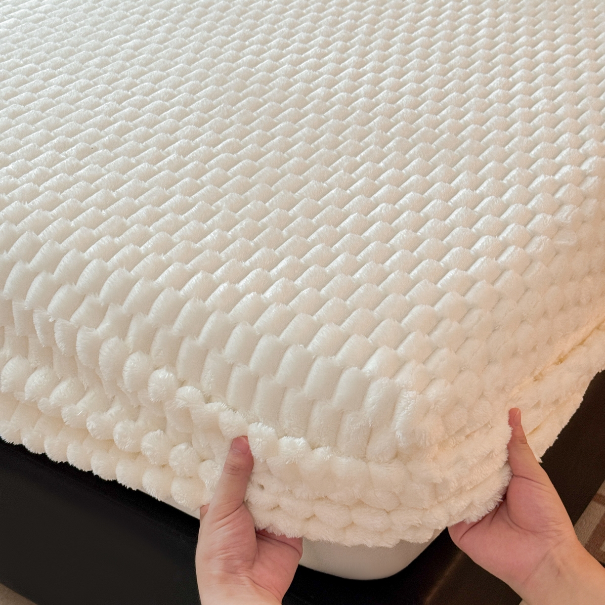 91家纺网 家纺一手货源 找家纺 小叮当家纺仓储工厂店 2025新款豆豆绒纯色单床笠系列床笠单件（跨境可供） 豆豆绒-床笠米白