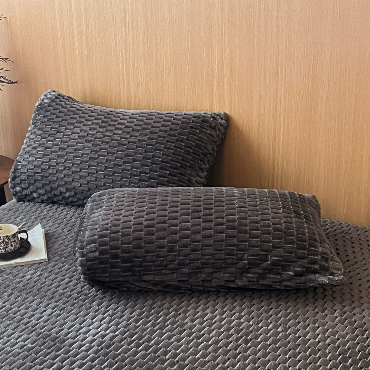 91家纺网 家纺一手货源 找家纺 小叮当家纺仓储工厂店 2025新款豆豆绒纯色单床笠系列床笠单件（跨境可供） 豆豆绒-床笠深灰