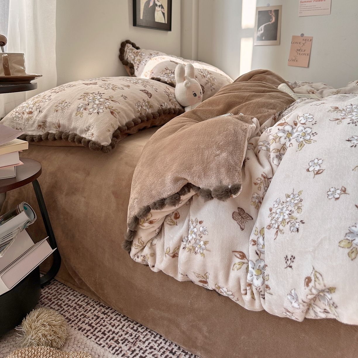 91家纺网 家纺一手货源 找家纺 艾咪-Amy ntmy 2025新款毛球款法式少女风牛奶绒四件套 北茉