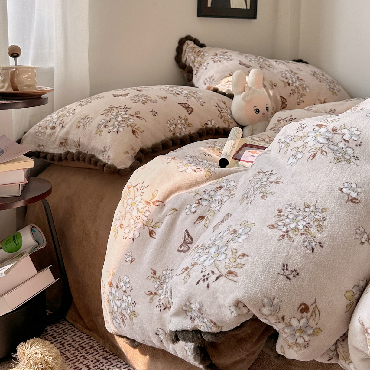 91家纺网 家纺一手货源 找家纺 艾咪-Amy ntmy 2025新款毛球款法式少女风牛奶绒四件套 北茉