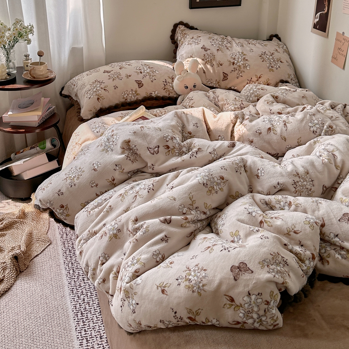 91家纺网 家纺一手货源 找家纺 艾咪-Amy ntmy 2025新款毛球款法式少女风牛奶绒四件套 北茉