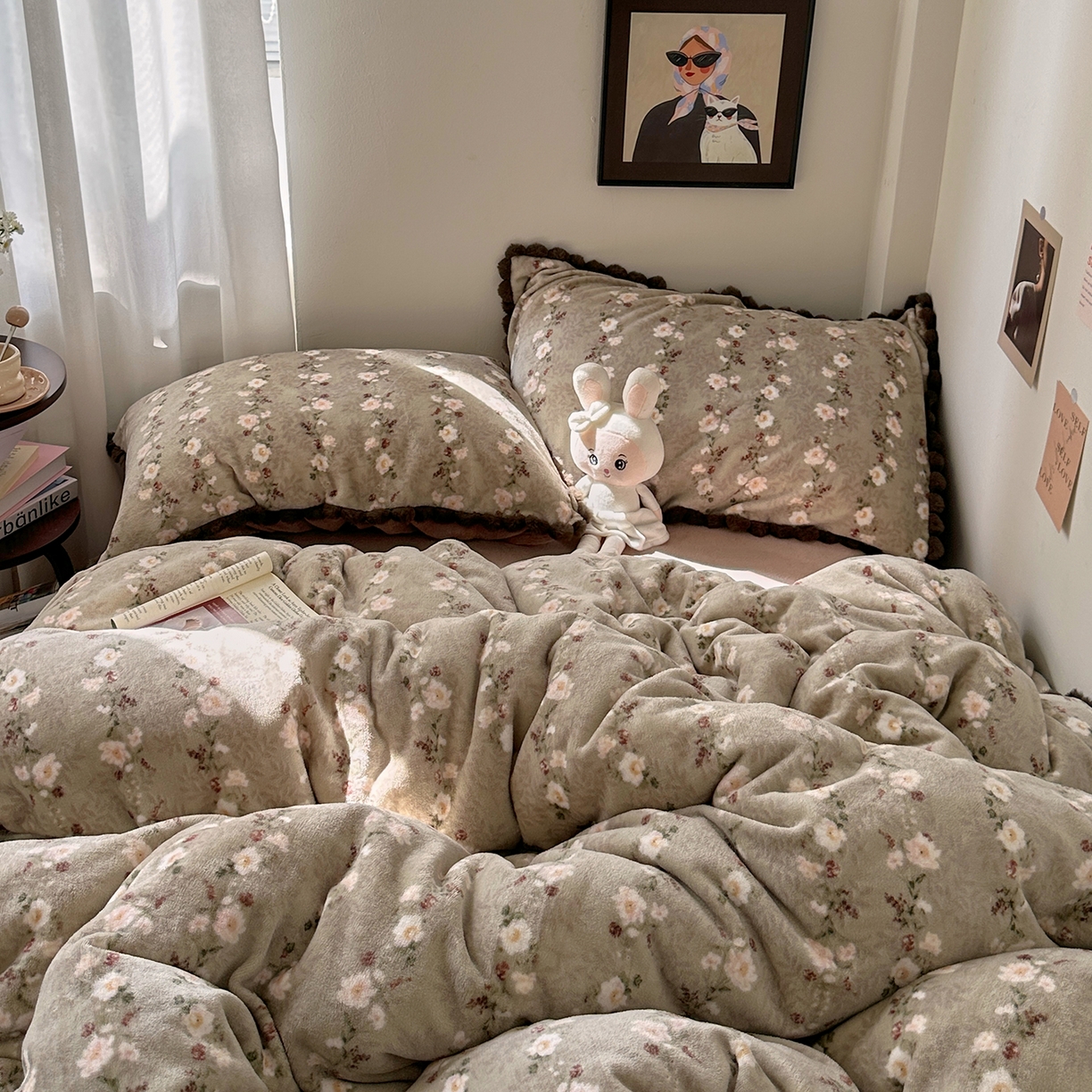 91家纺网 家纺一手货源 找家纺 艾咪-Amy ntmy 2025新款毛球款法式少女风牛奶绒四件套 清香咖