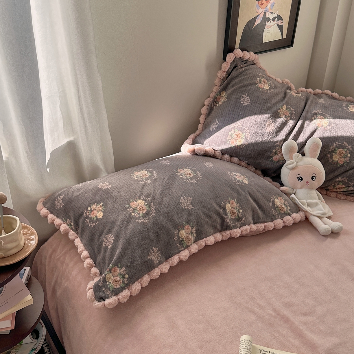 91家纺网 家纺一手货源 找家纺 艾咪-Amy ntmy 2025新款毛球款法式少女风牛奶绒四件套 香榭