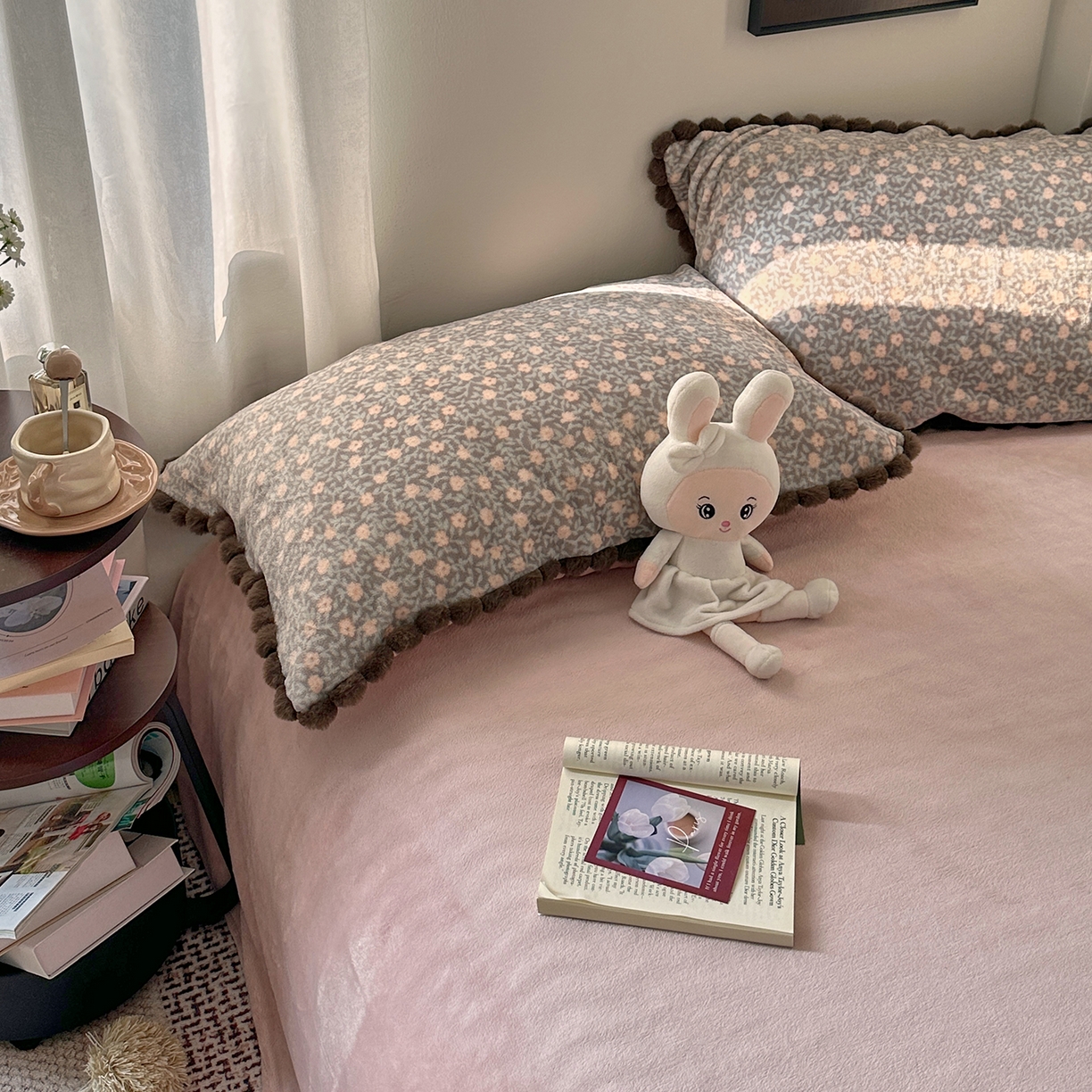 91家纺网 家纺一手货源 找家纺 艾咪-Amy ntmy 2025新款毛球款法式少女风牛奶绒四件套 丽夏