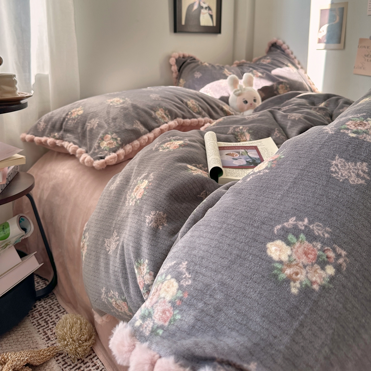 91家纺网 家纺一手货源 找家纺 艾咪-Amy ntmy 2025新款毛球款法式少女风牛奶绒四件套 香榭