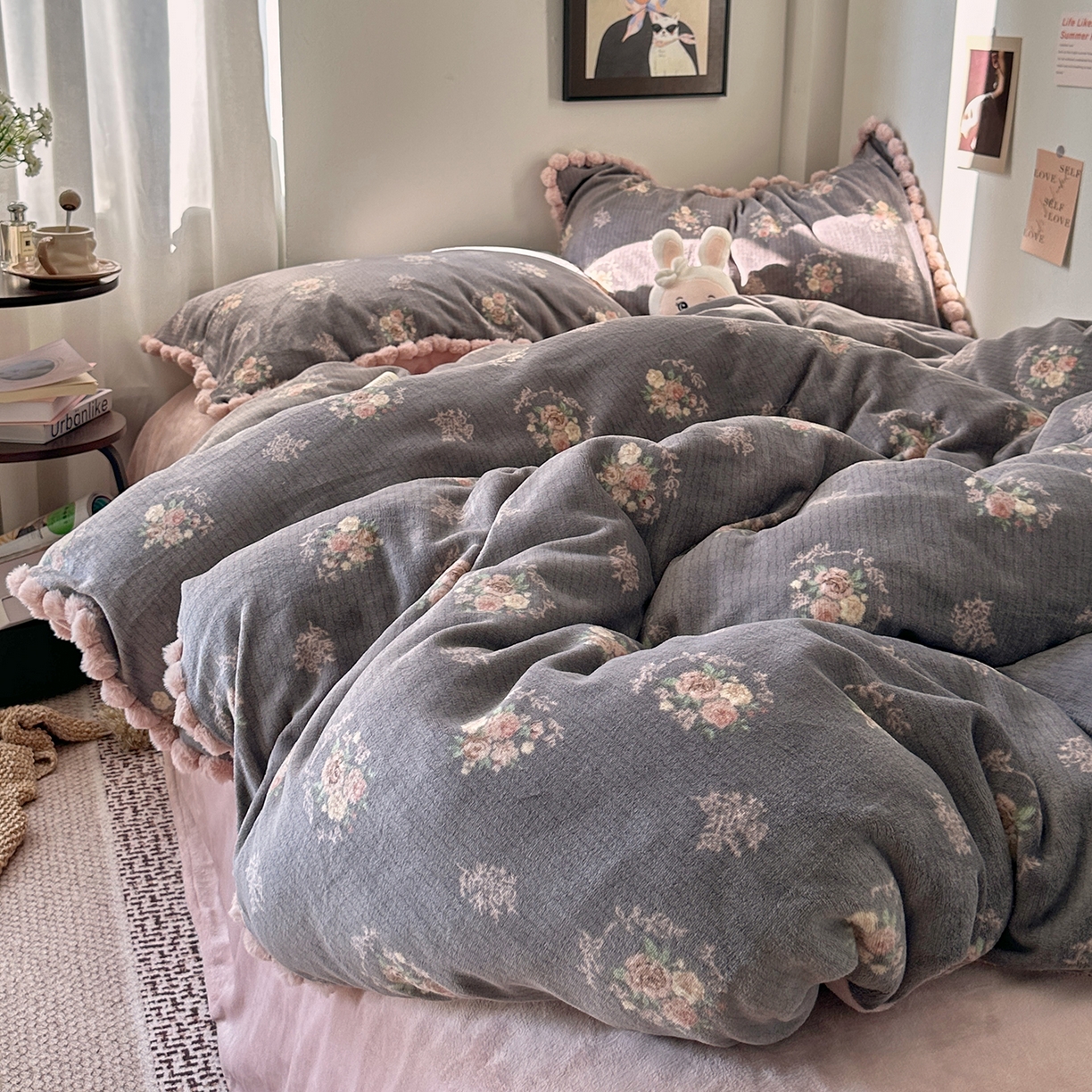 91家纺网 家纺一手货源 找家纺 艾咪-Amy ntmy 2025新款毛球款法式少女风牛奶绒四件套 香榭