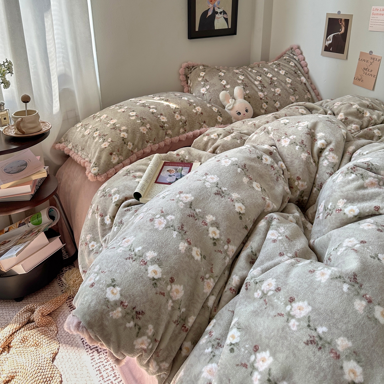 91家纺网 家纺一手货源 找家纺 艾咪-Amy ntmy 2025新款毛球款法式少女风牛奶绒四件套 清香粉