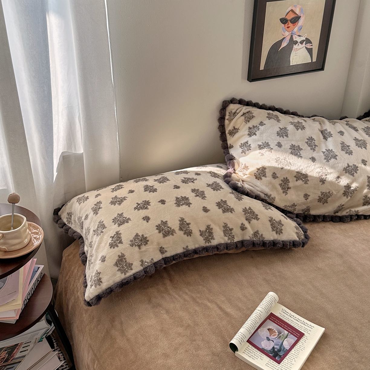 91家纺网 家纺一手货源 找家纺 艾咪-Amy ntmy 2025新款毛球款法式少女风牛奶绒四件套 墨花叙