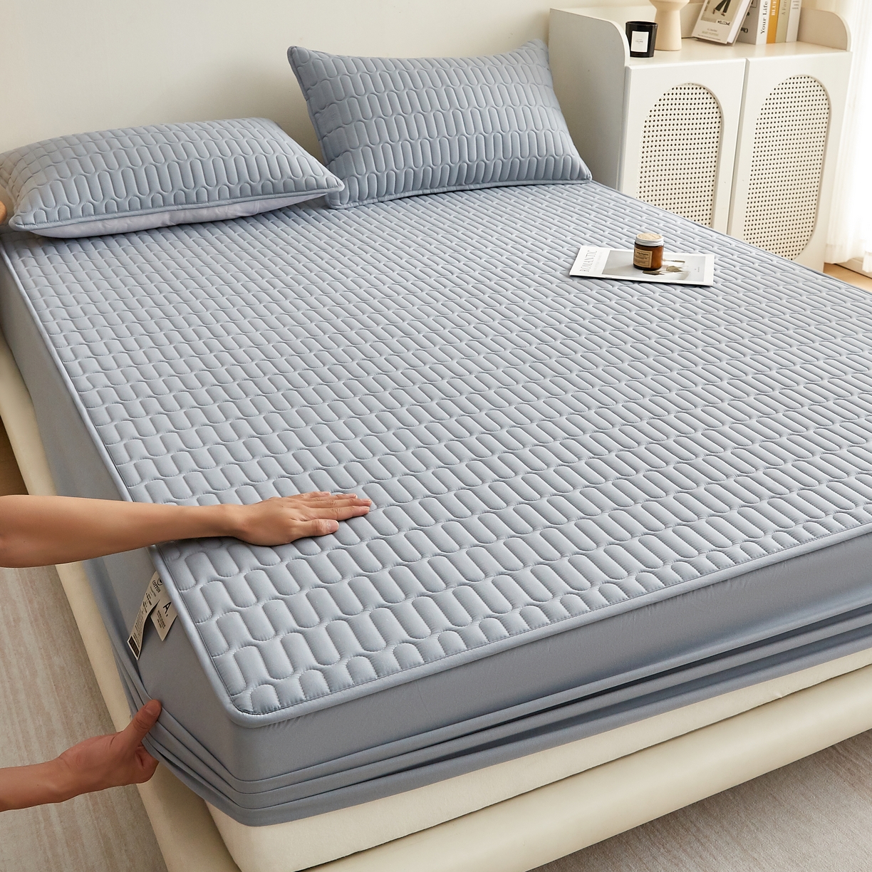 91家纺网 家纺一手货源 找家纺 蕾诺家纺 2025新款 菱格水洗棉亲肤棉夹棉床笠 菱格-蓝灰