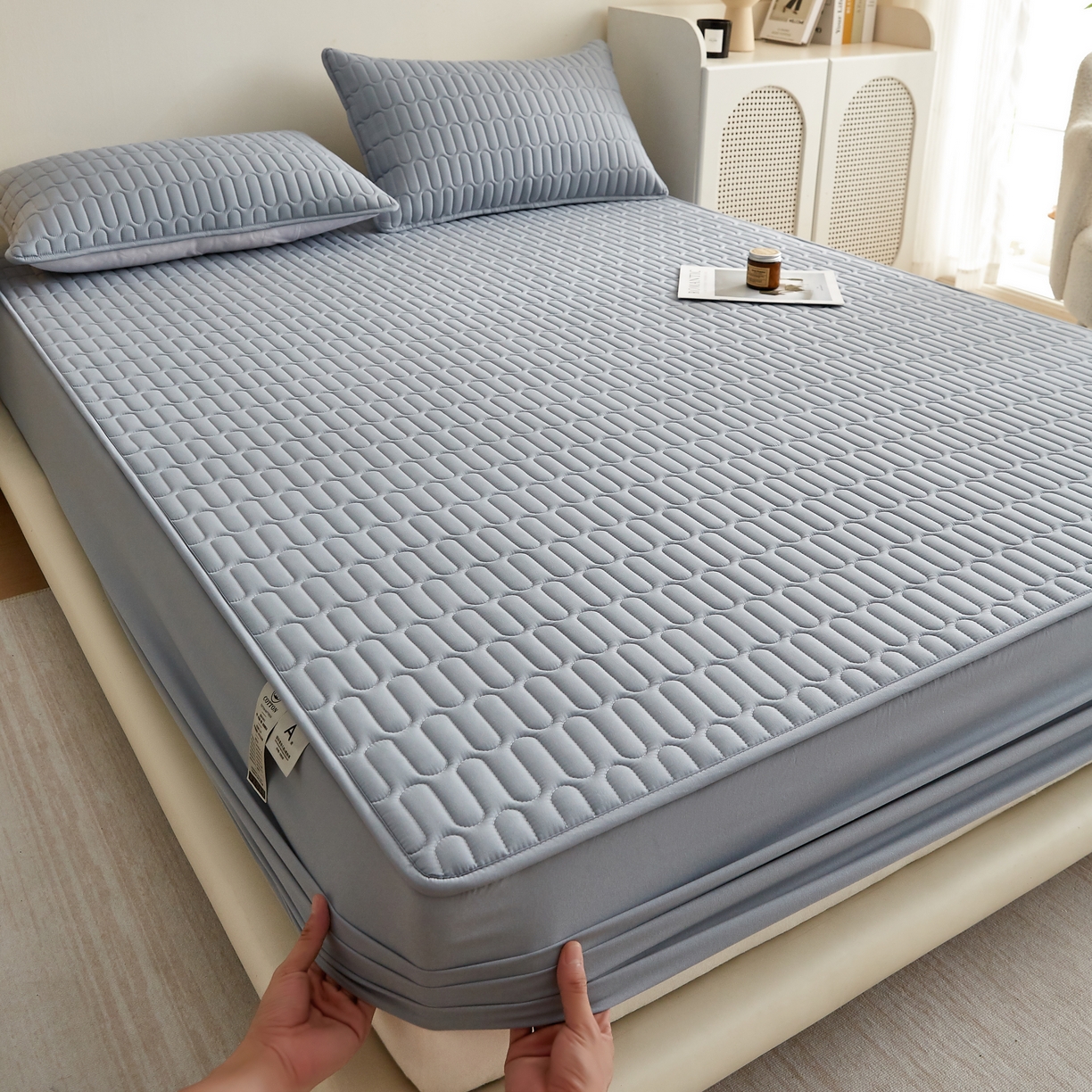 91家纺网 家纺一手货源 找家纺 蕾诺家纺 2025新款 菱格水洗棉亲肤棉夹棉床笠 菱格-蓝灰