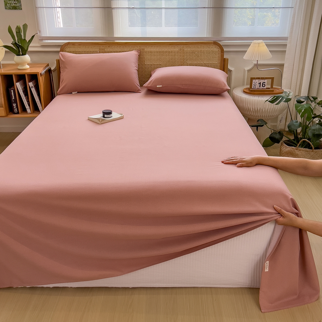 91家纺网 家纺一手货源 找家纺 芃成家纺 2025新款原棉生态磨毛单床单 烟粉色