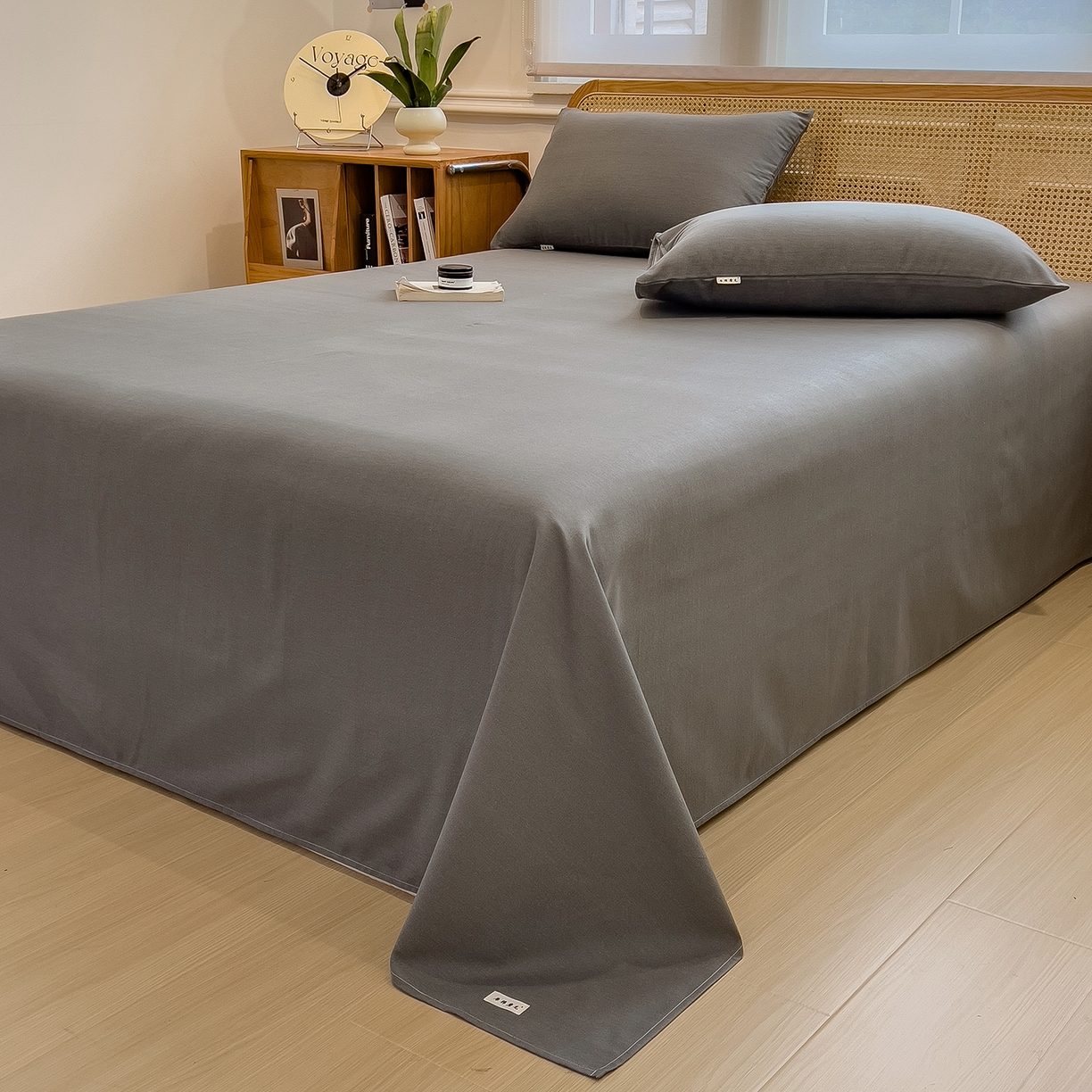 91家纺网 家纺一手货源 找家纺 芃成家纺 2025新款原棉生态磨毛单床单 高级灰