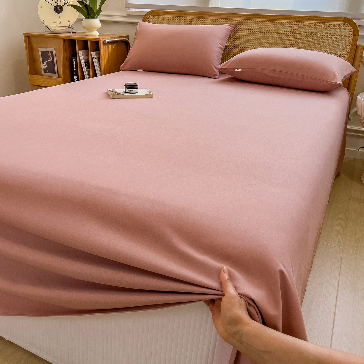 91家纺网 家纺一手货源 找家纺 芃成家纺 2025新款原棉生态磨毛单床单 烟粉色