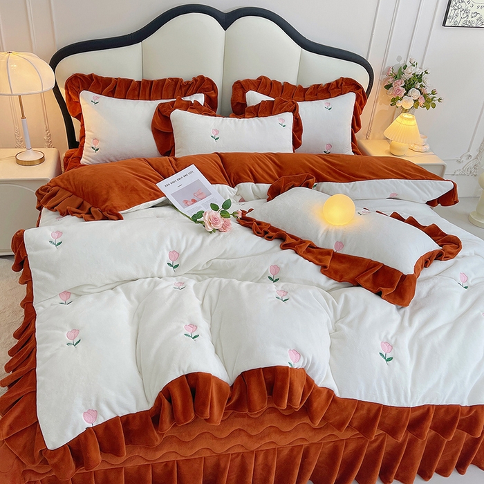 91家纺网 家纺一手货源 找家纺 茉保家纺 2025新款高克重9.5斤婴儿绒牛奶绒绣花夹棉床盖四件套 郁金香-白拼橙