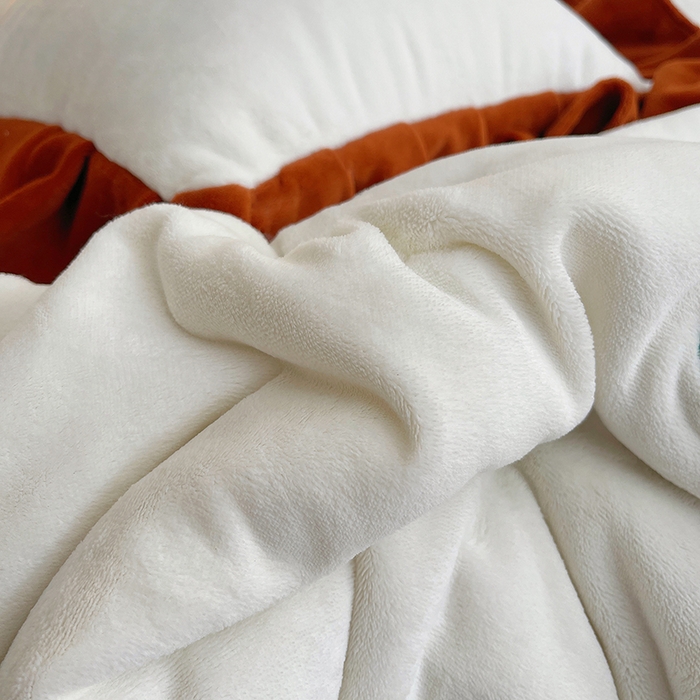 91家纺网 家纺一手货源 找家纺 茉保家纺 2025新款高克重9.5斤婴儿绒牛奶绒绣花夹棉床盖四件套 郁金香-白拼橙