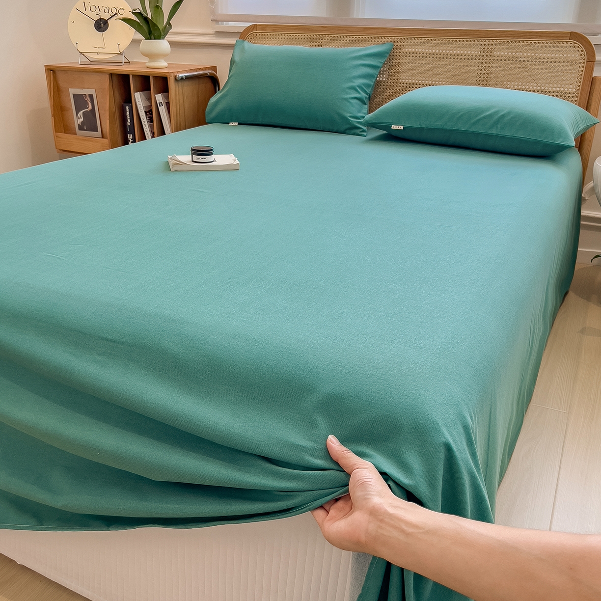 91家纺网 家纺一手货源 找家纺 芃成家纺 2025新款原棉生态磨毛单床单 墨染绿