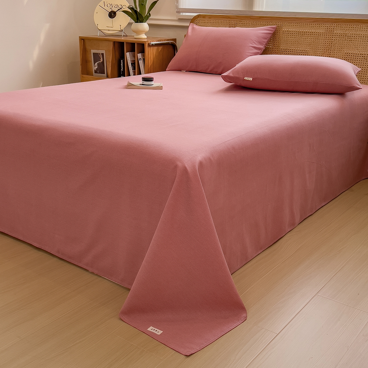 91家纺网 家纺一手货源 找家纺 芃成家纺 2025新款原棉生态磨毛单床单 珊瑚粉