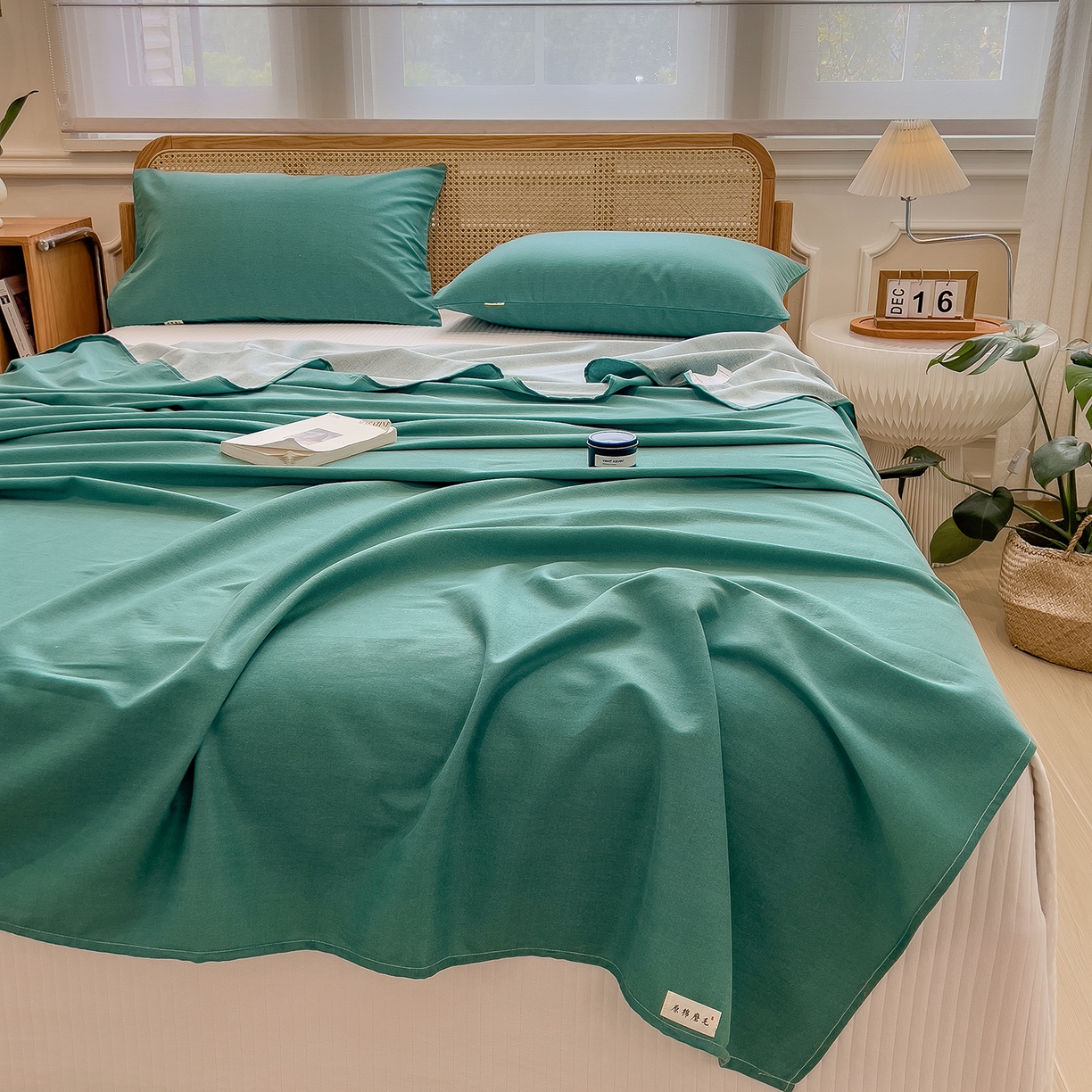 91家纺网 家纺一手货源 找家纺 芃成家纺 2025新款原棉生态磨毛单床单 墨染绿