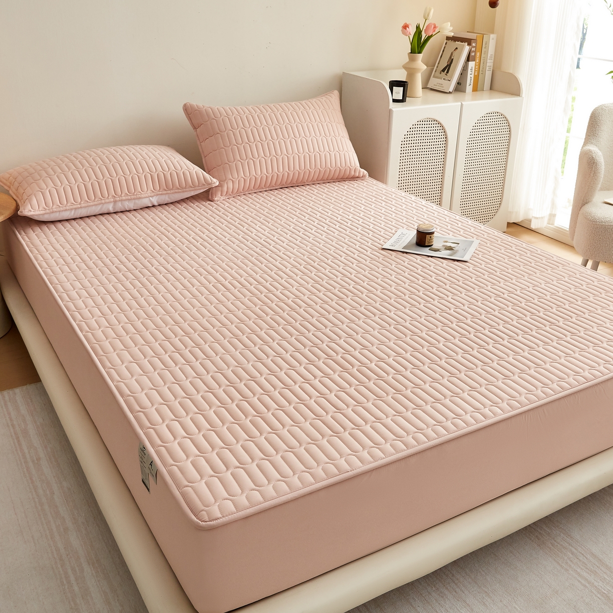 91家纺网 家纺一手货源 找家纺 蕾诺家纺 2025新款 菱格水洗棉亲肤棉夹棉床笠 菱格-玉粉