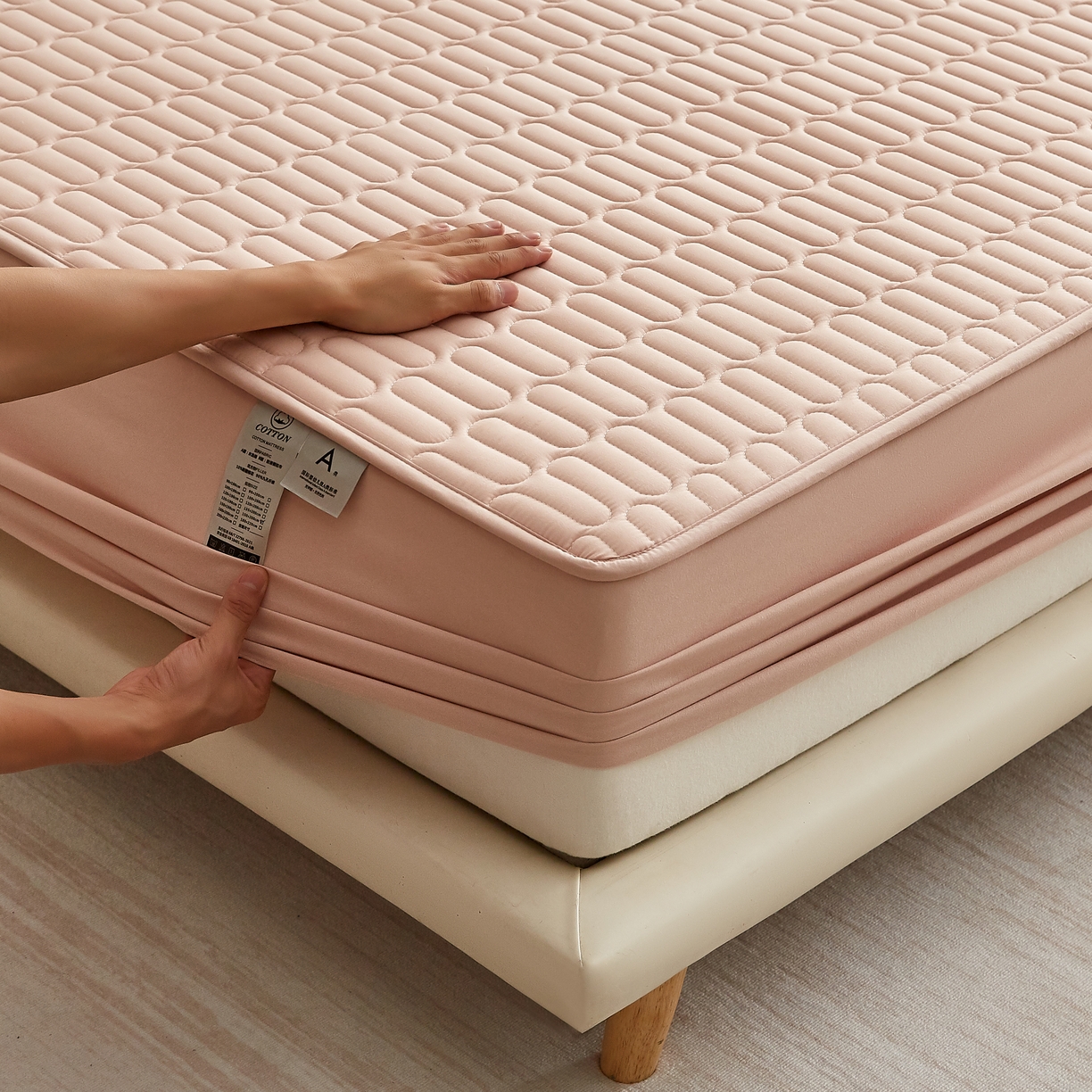 91家纺网 家纺一手货源 找家纺 蕾诺家纺 2025新款 菱格水洗棉亲肤棉夹棉床笠 菱格-玉粉